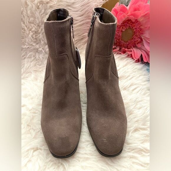 NWT Blondo waterproof suede ankle booties block heel 7.5 - Picture 2 of 10